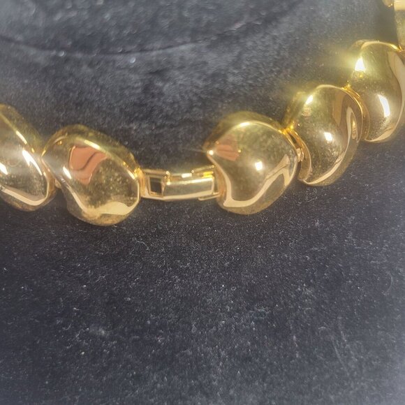 Vintage Napier Gold-Tone Chunky Formal Statement Necklace With Fold-Over Clasp - Picture 3 of 4